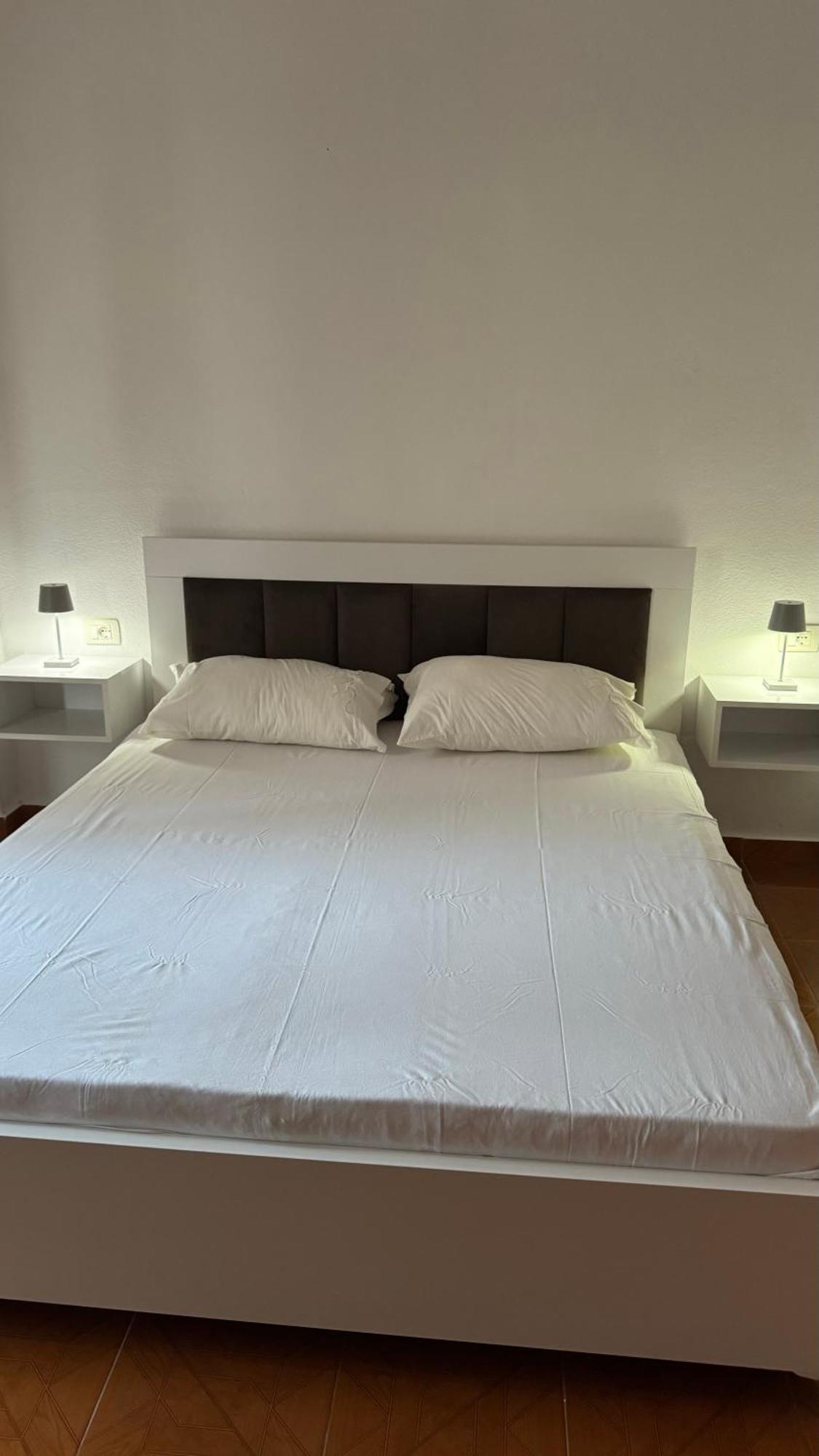 Peci Apartments Gjirokaster Luaran gambar